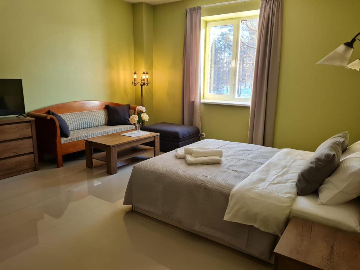 Grundenberga Hotel With Self Check-In Baldone Exteriör bild